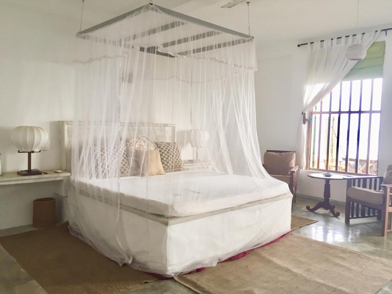 Coco Mari Villa Хиккадува Экстерьер фото